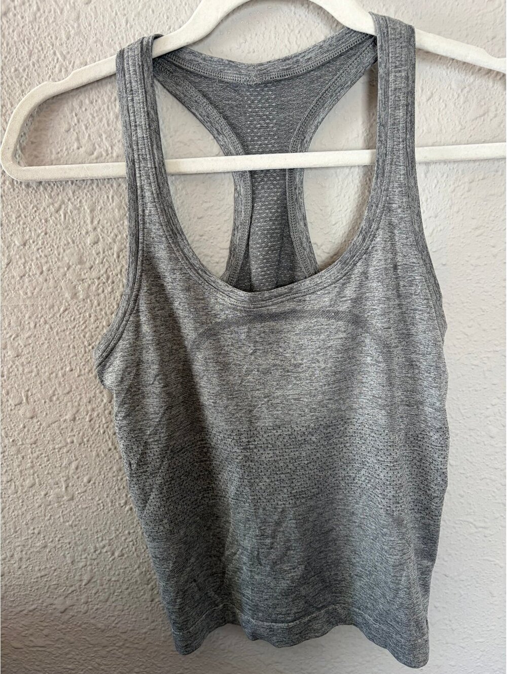 Lululemon Swiftly Tech Racerback Tank Top 2.0 *Race Length Grey size 4. EUC. $58